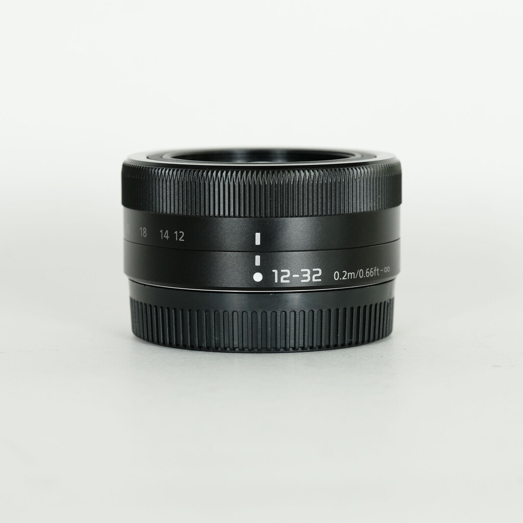 Panasonic LUMIX G VARIO 12-32mm / F3.5-5.6 ASPH. / MEGA O.I.S.
