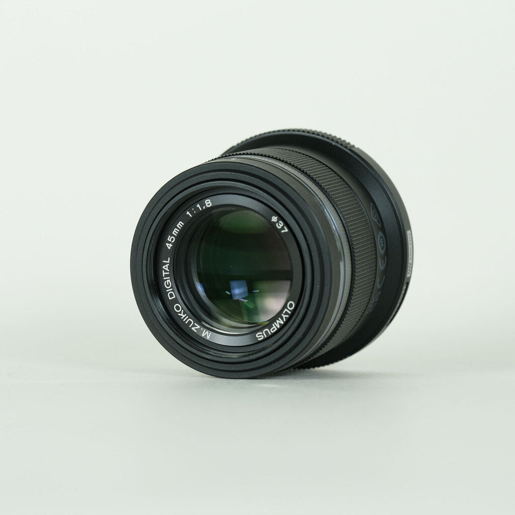 OLYMPUS M.ZUIKO DIGITAL 45mm F1.8