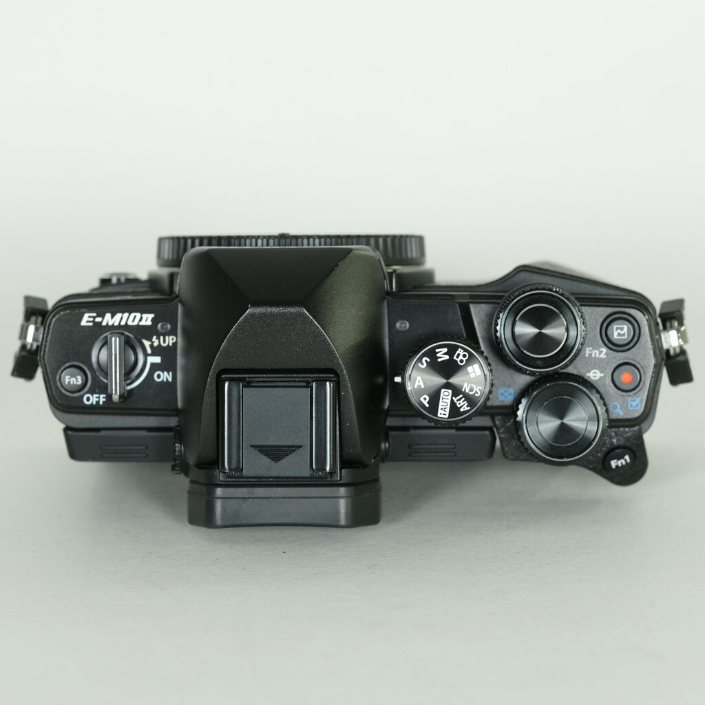 OLYMPUS OM-D E-M10 Mark II