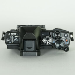 OLYMPUS OM-D E-M10 Mark II