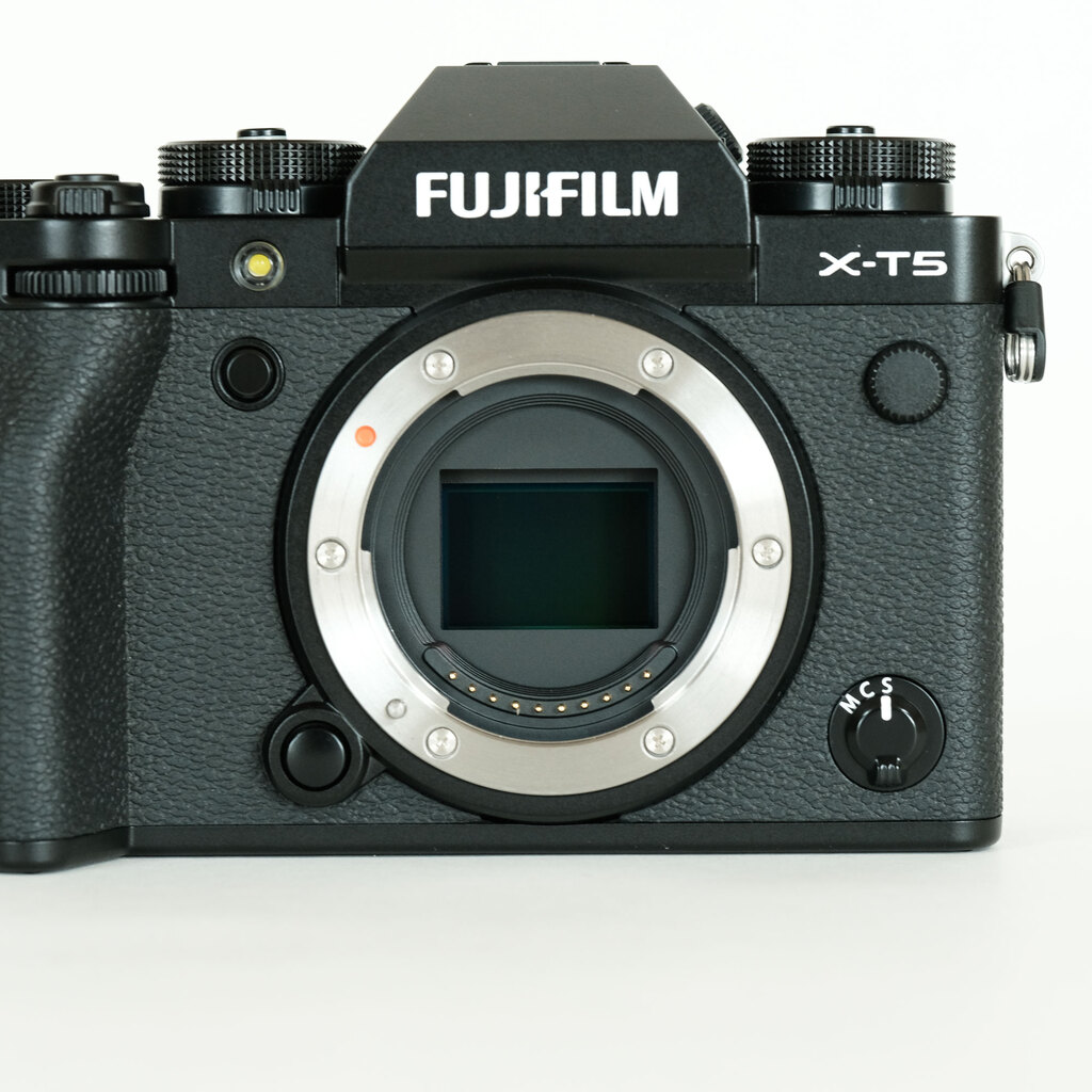 FUJIFILM X-T5