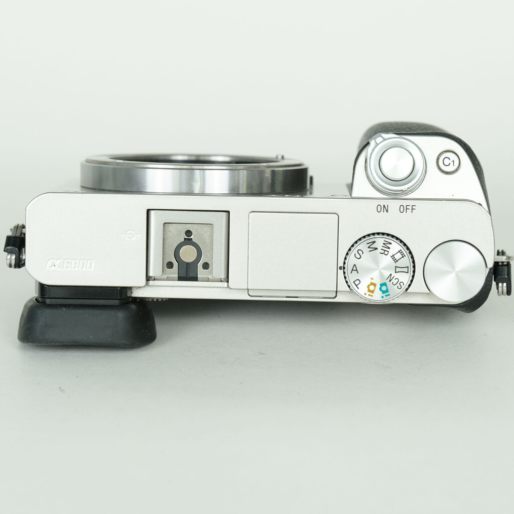 SONY α6000(ILCE-6000) SONY α6000(ILCE-6000)