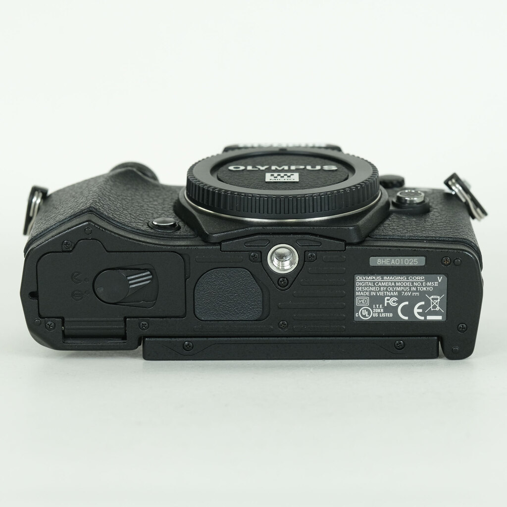 OLYMPUS OM-D E-M5 Mark II