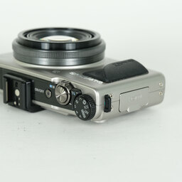 OLYMPUS XZ-1 チタニウムシルバー プレミアムキット OLYMPUS XZ-1 チタニウムシルバー プレミアムキット