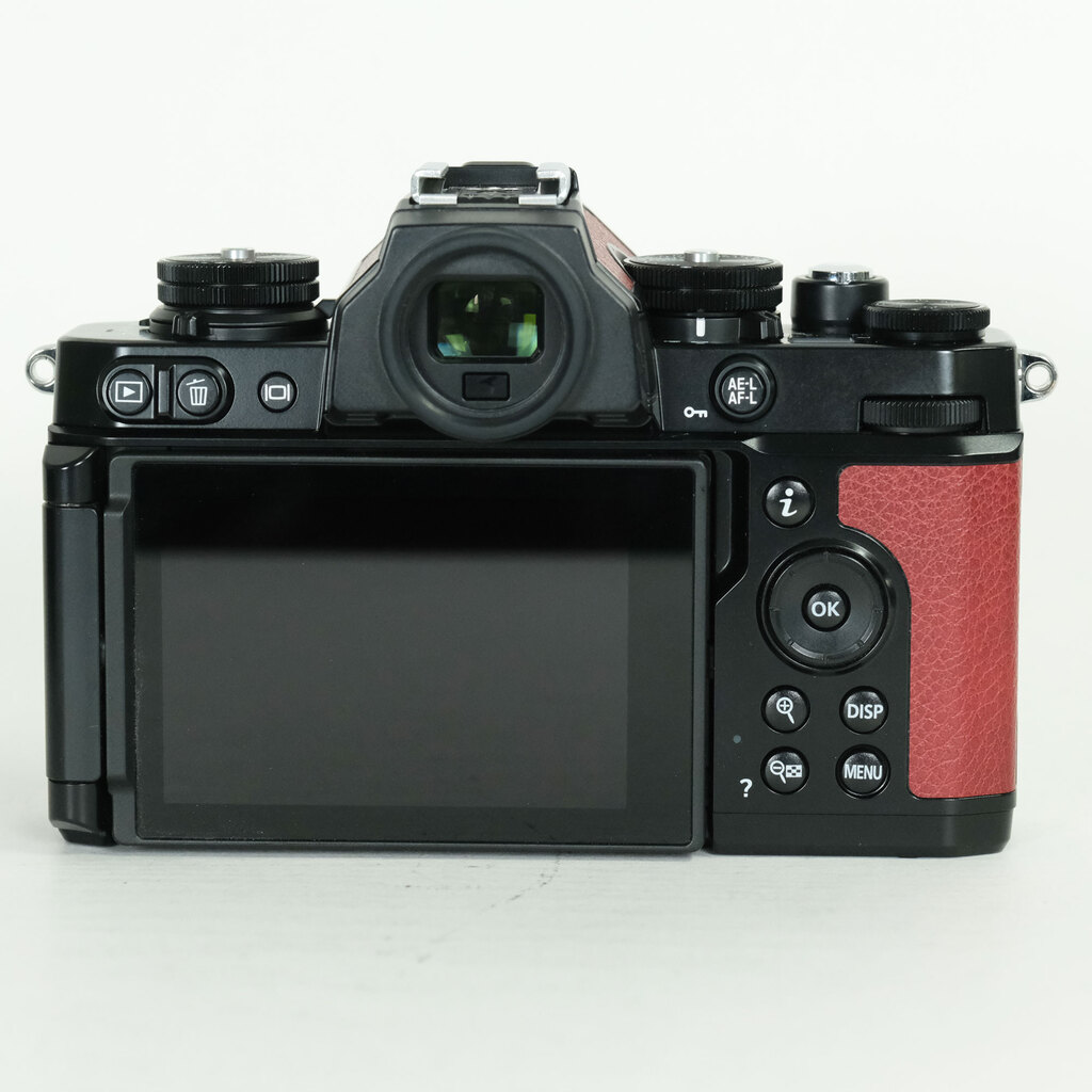 Nikon Z fc ボディ ブラック プレミアムエクステリア張替済み Nikon Z fc ボディ ブラック プレミアムエクステリア張替済み