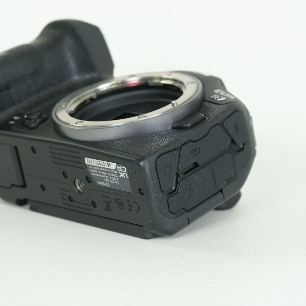 Canon EOS R7 Canon EOS R7