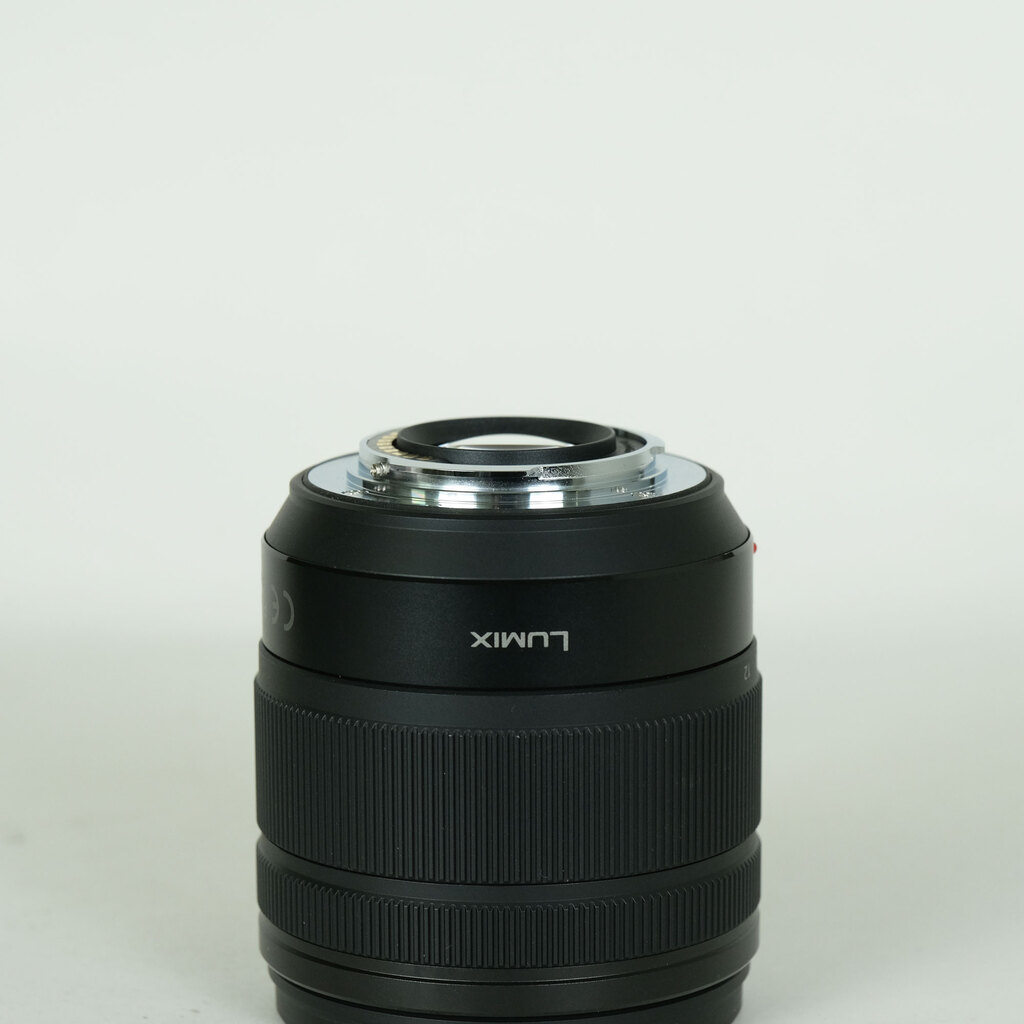 Panasonic LUMIX G VARIO 12-60mm / F3.5-5.6 ASPH. / POWER O.I.S. Panasonic LUMIX G VARIO 12-60mm / F3.5-5.6 ASPH. / POWER O.I.S.