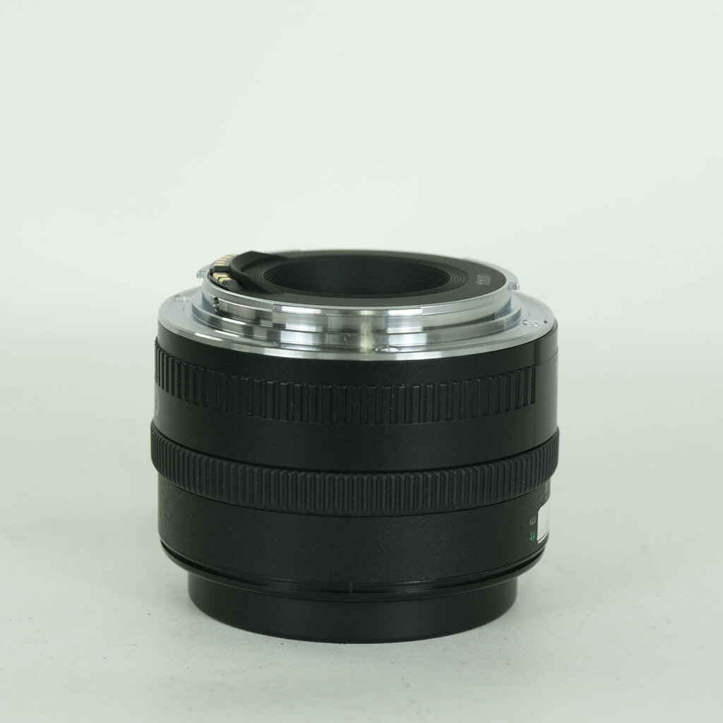 Canon EF35mm F2