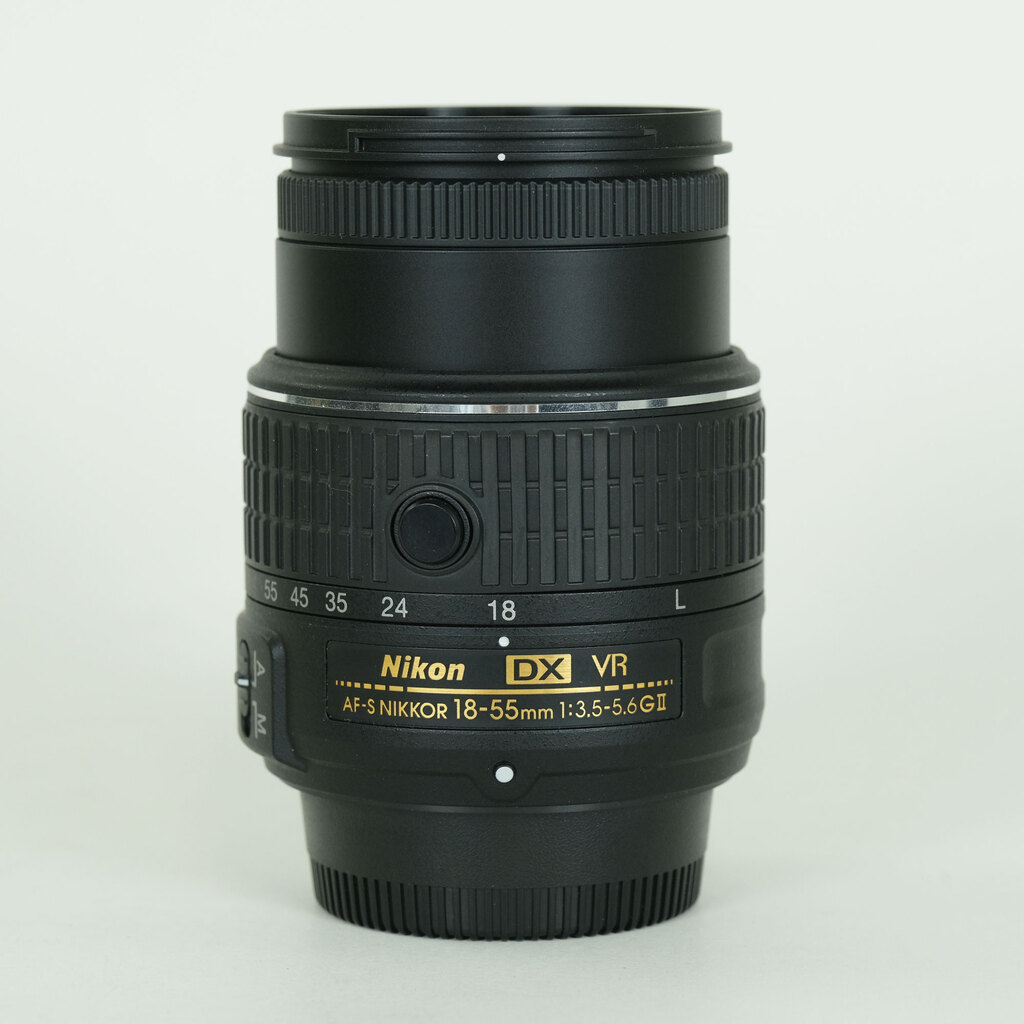 Nikon AF-S DX NIKKOR 18-55mm f3.5-5.6G VR II Nikon AF-S DX NIKKOR 18-55mm f3.5-5.6G VR II
