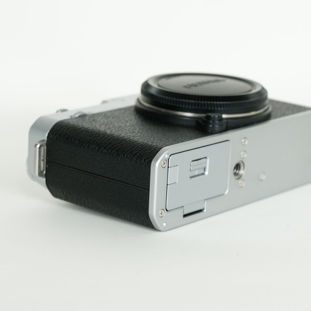 FUJIFILM X-E4 FUJIFILM X-E4