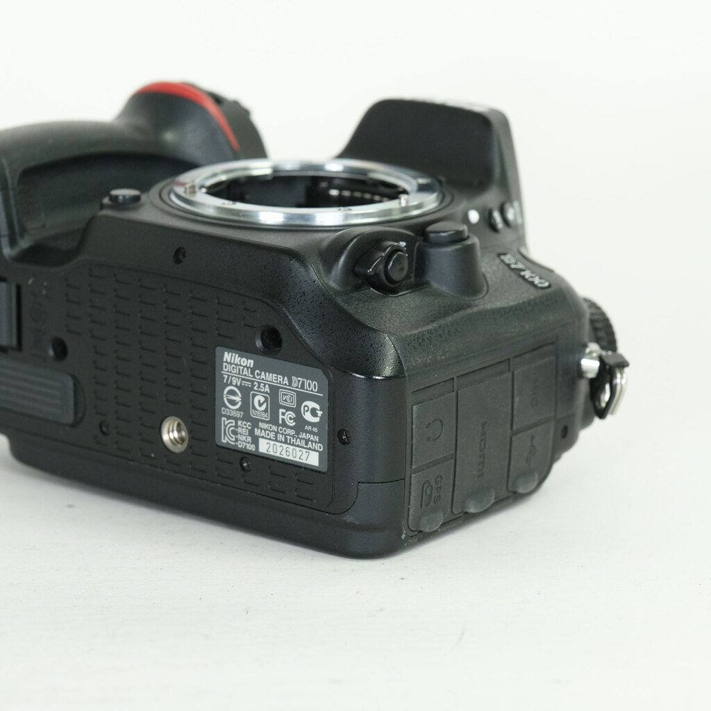 Nikon D7100