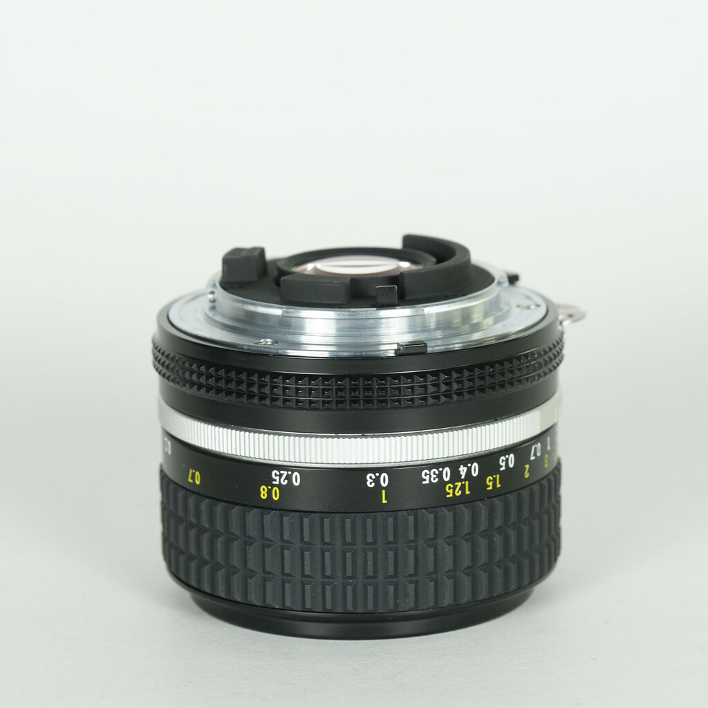 Nikon Ai Nikkor 28mm F2.8S Nikon Ai Nikkor 28mm F2.8S