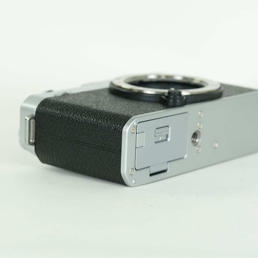 FUJIFILM X-E4 FUJIFILM X-E4