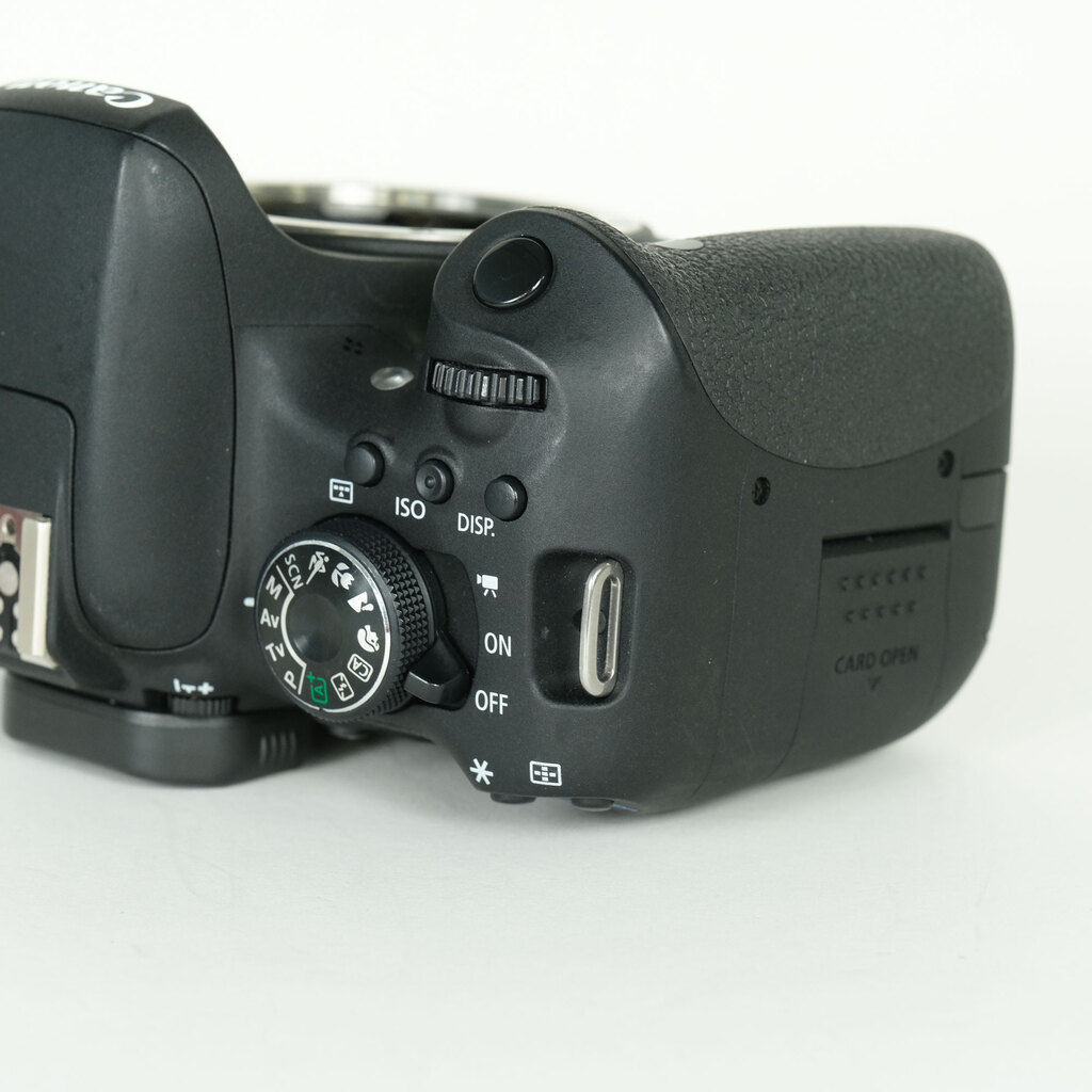 Canon EOS Kiss X8i
