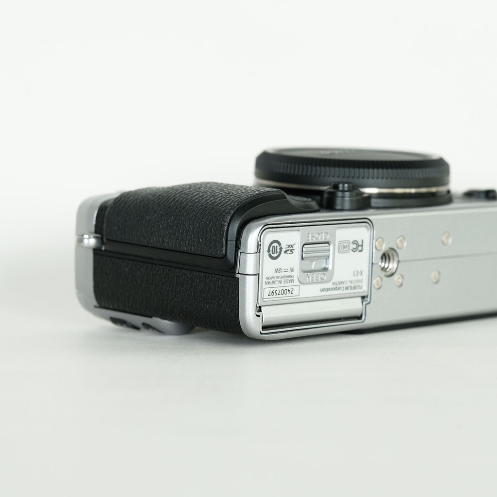 FUJIFILM X-E1 シルバー