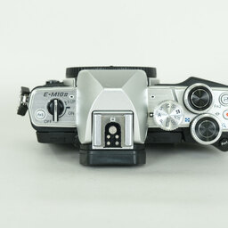 OLYMPUS OM-D E-M10 Mark II