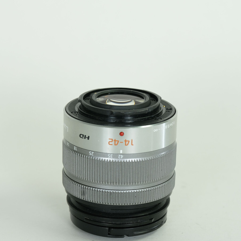 Panasonic LUMIX G VARIO 14-42mm F3.5-5.6II ASPH. MEGA O.I.S. シルバー H-FS1442A-S Panasonic LUMIX G VARIO 14-42mm F3.5-5.6II ASPH. MEGA O.I.S. シルバー H-FS1442A-S