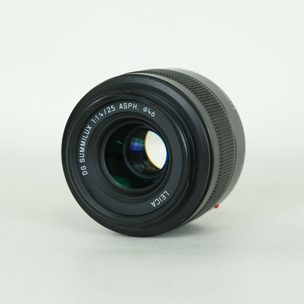 Panasonic LEICA DG SUMMILUX 25mm/F1.4 II ASPH. Panasonic LEICA DG SUMMILUX 25mm/F1.4 II ASPH.
