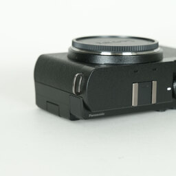 Panasonic LUMIX DC-S9