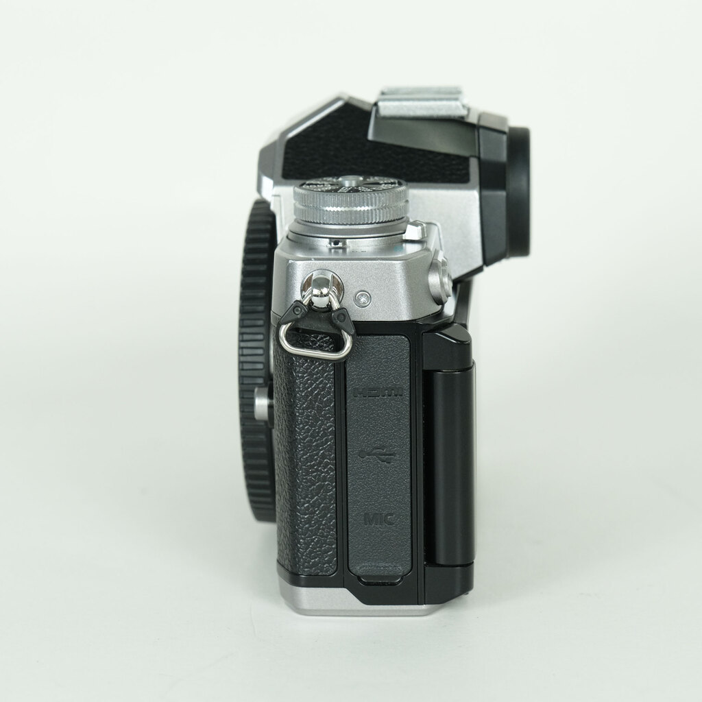 Nikon Z fc [�{�f�B �V���o�[]