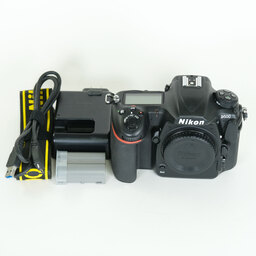 Nikon D500