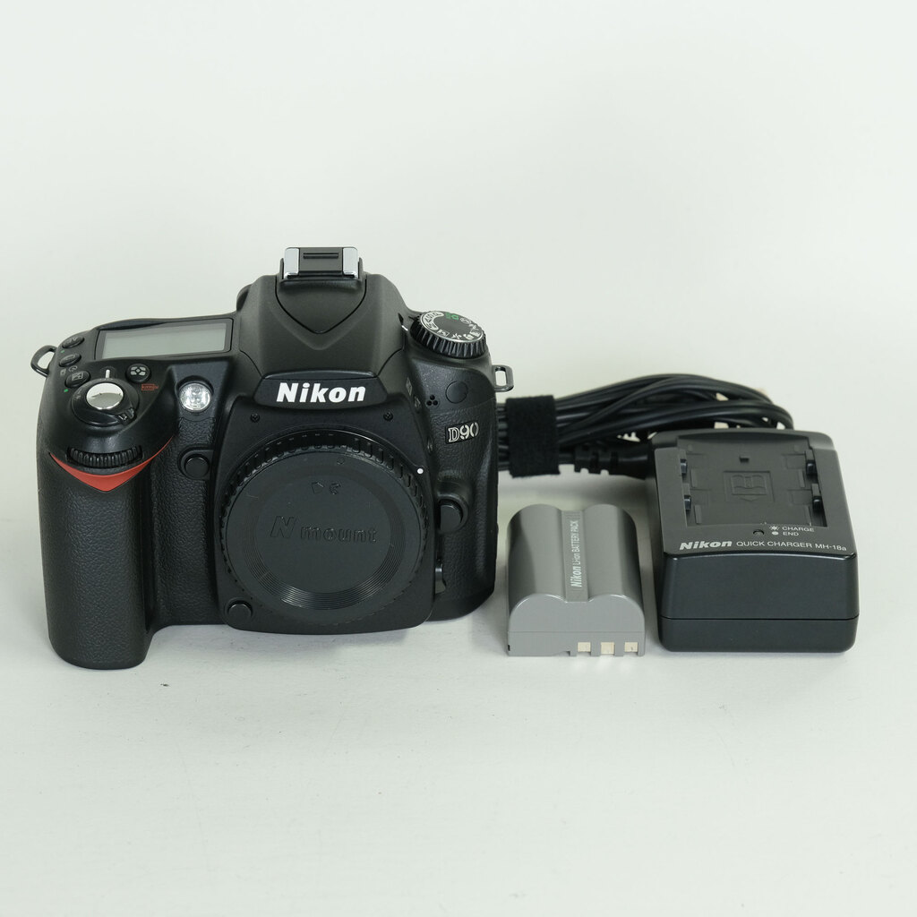 Nikon D90 ボディ
