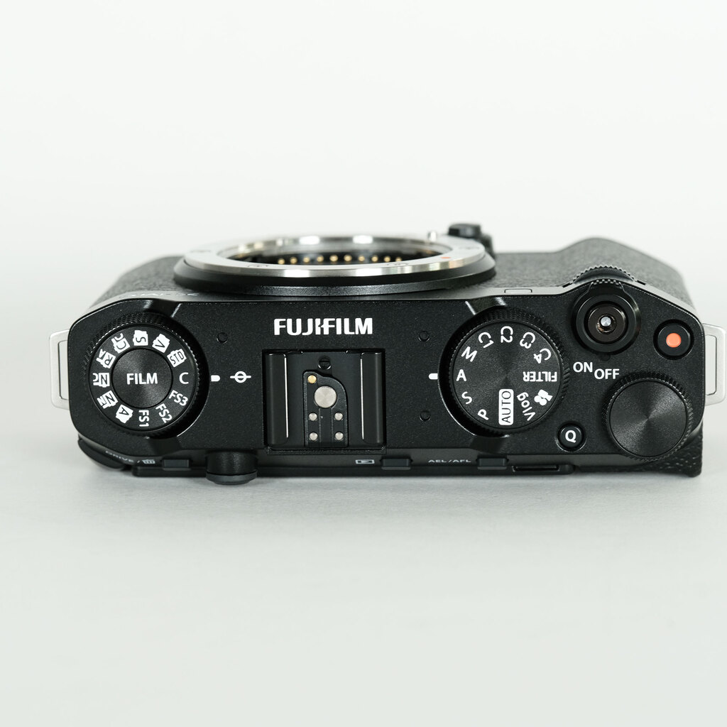 FUJIFILM X-M5