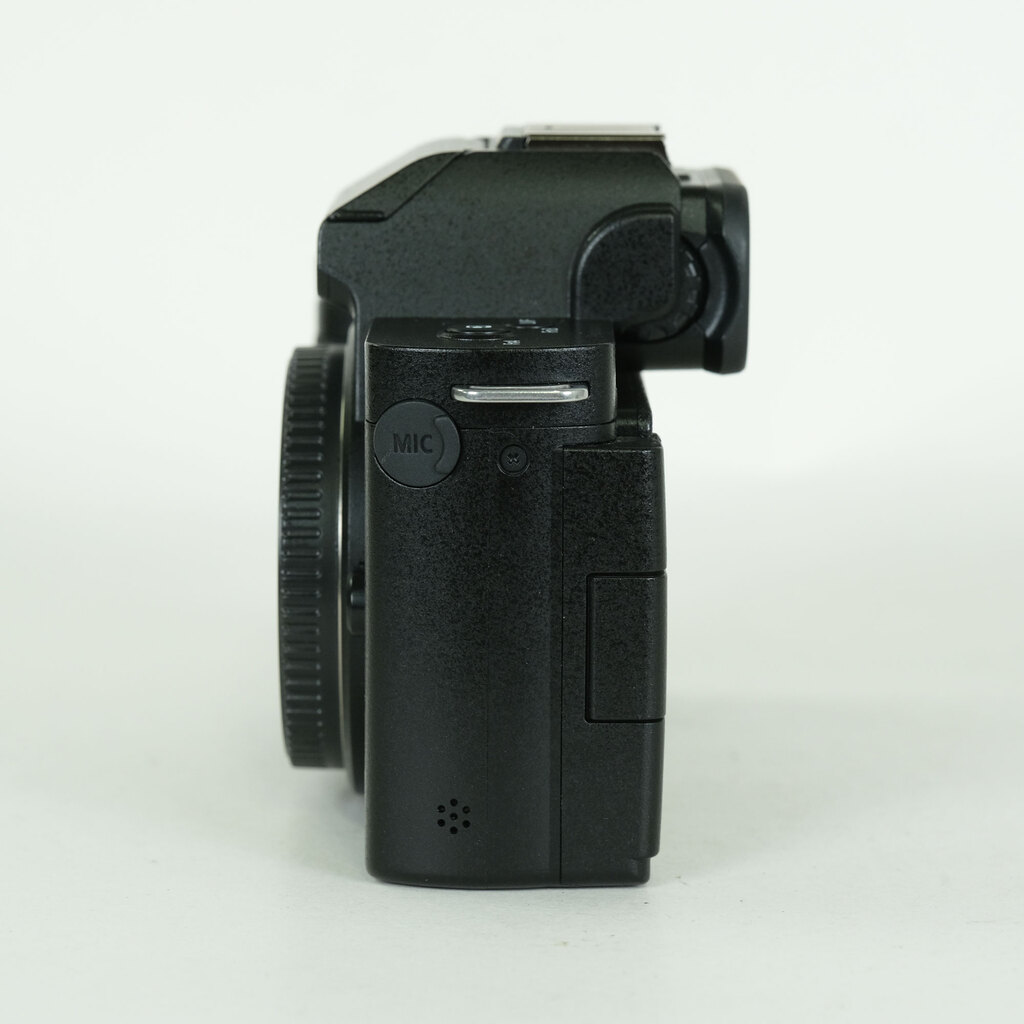 Panasonic LUMIX DC-G100