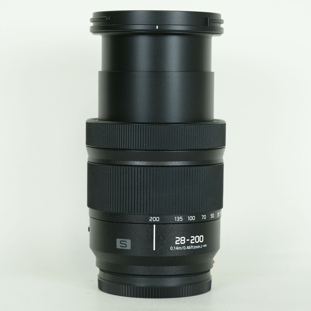 Panasonic LUMIX S 28-200mm F4-7.1 MACRO O.I.S.