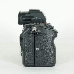 SONY α7 III(ILCE-7M3) SONY α7 III(ILCE-7M3)