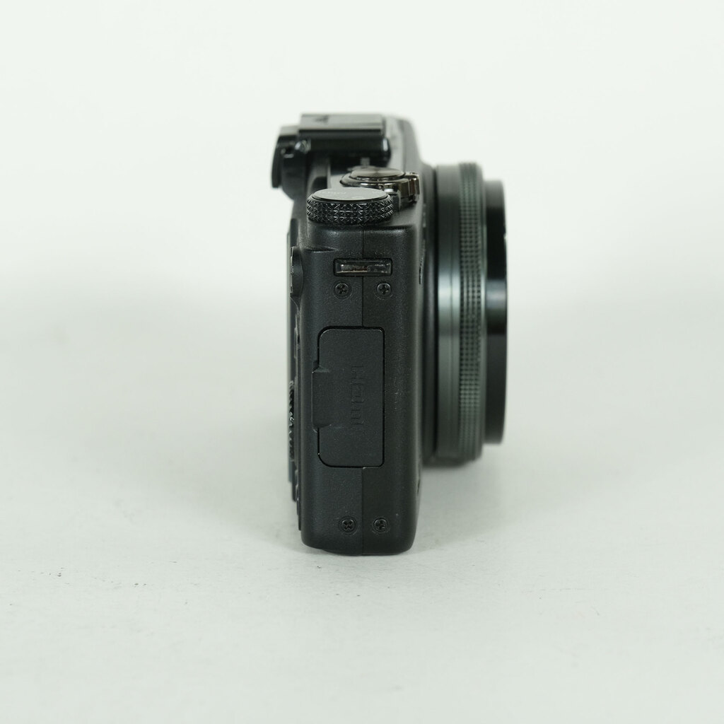 OLYMPUS XZ-1 ブラックの出品 | ONE SCENE（ワンシーン）