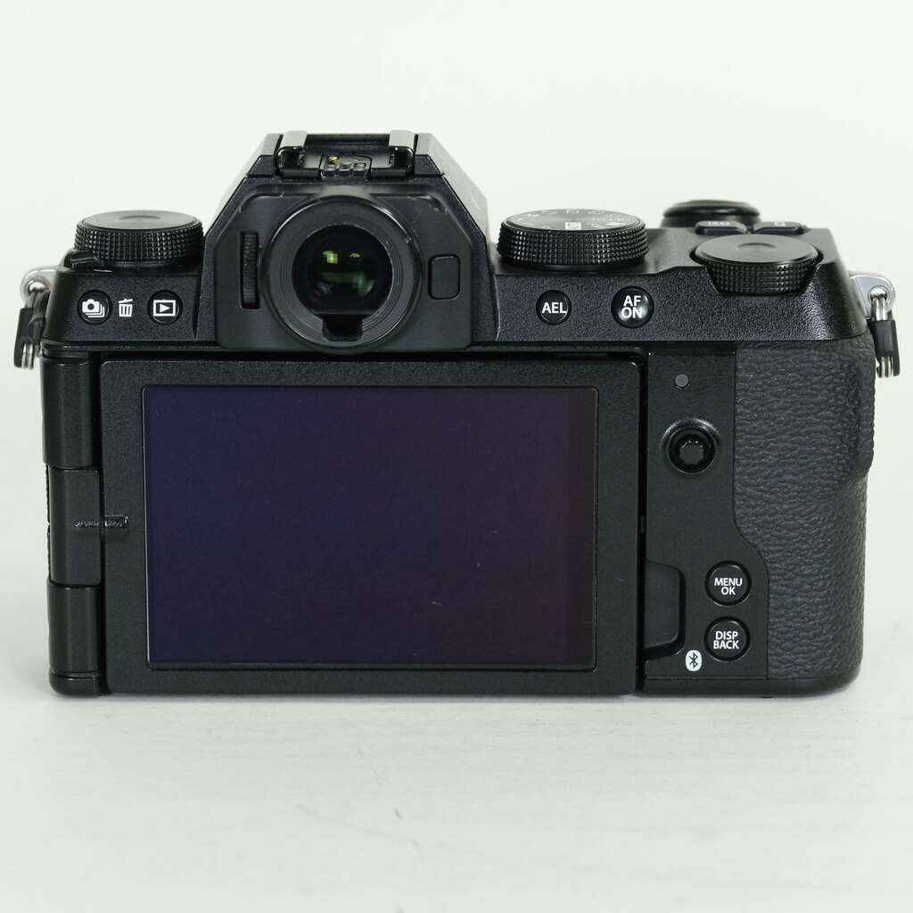 FUJIFILM X-S20