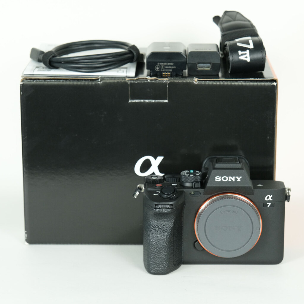 SONY α7 IV（ILCE-7M4）の出品 | ONE SCENE（ワンシーン）