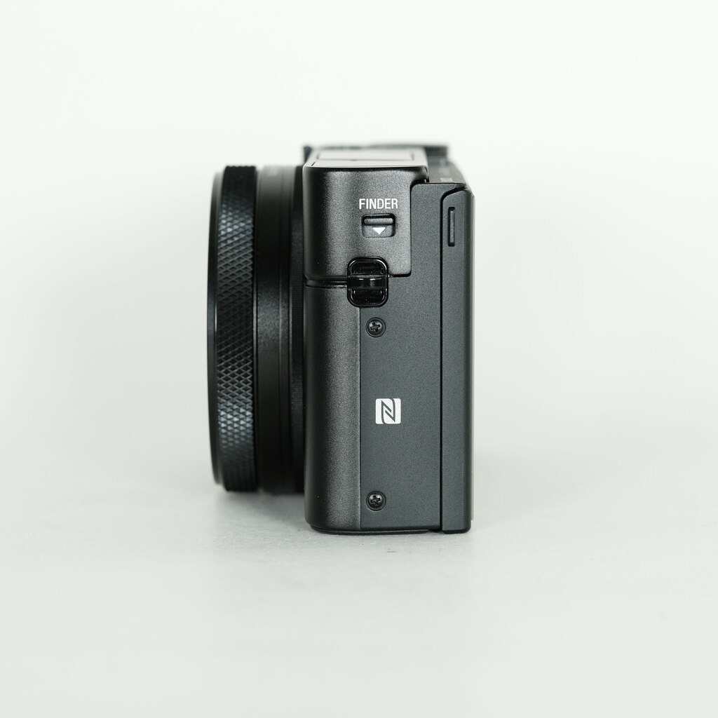 SONY Cyber-shot DSC-RX100M7