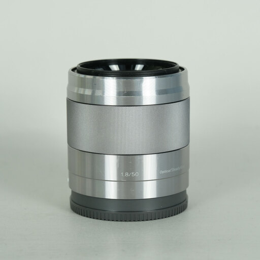 SONY E 50mm F1.8 OSS SEL50F18を解説｜75mm相当・F1.8・手ブレ補正を