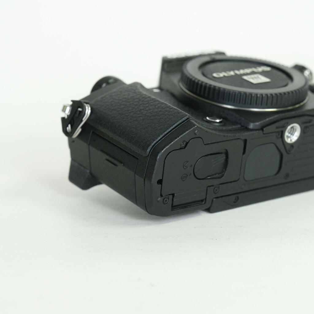OLYMPUS OM-D E-M5 Mark II OLYMPUS OM-D E-M5 Mark II