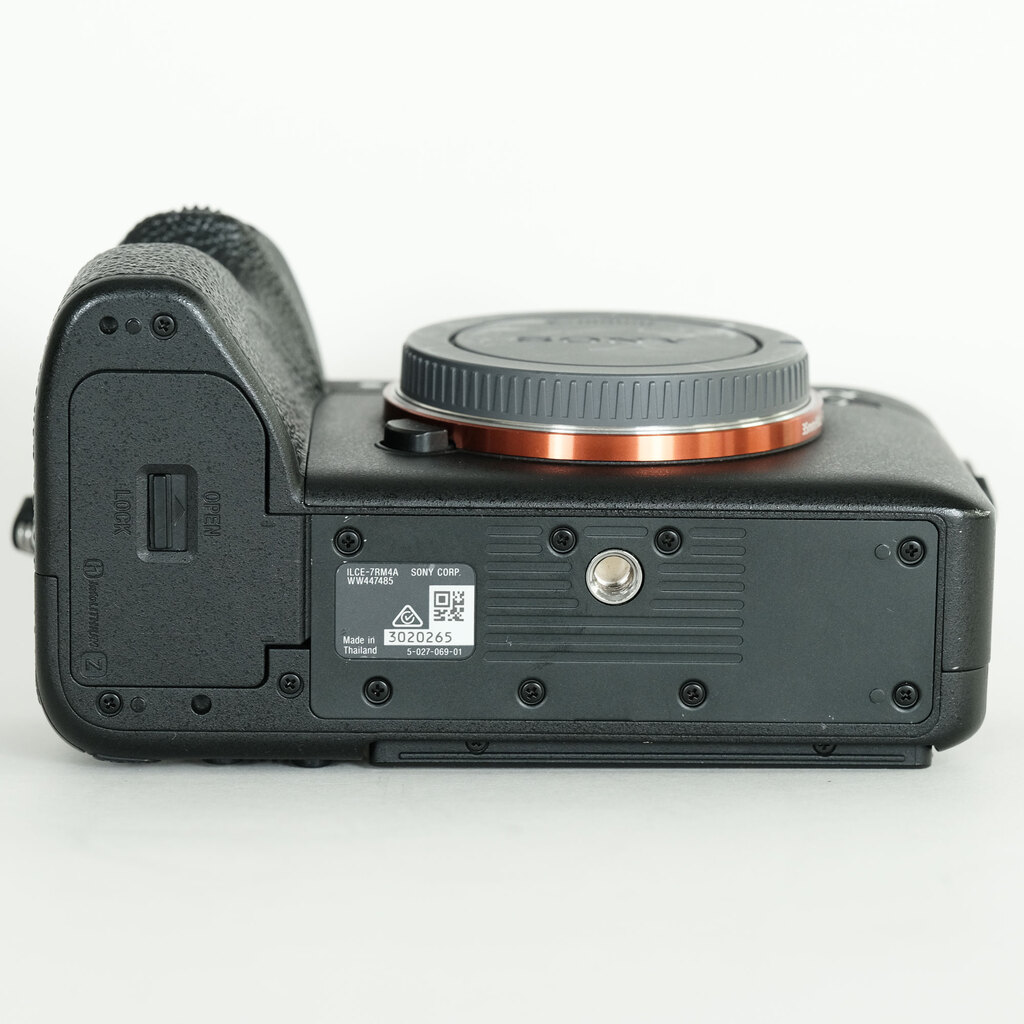 SONY α7RIV ボディ ILCE-7RM4A   【後期モデル 液晶下部にSONYロゴなし】