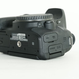 Canon EOS 8000D Canon EOS 8000D