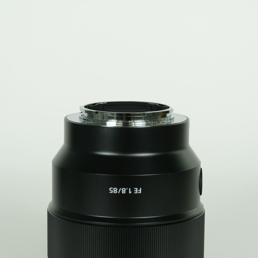SONY FE 85mm F1.8 SEL85F18 SONY FE 85mm F1.8 SEL85F18