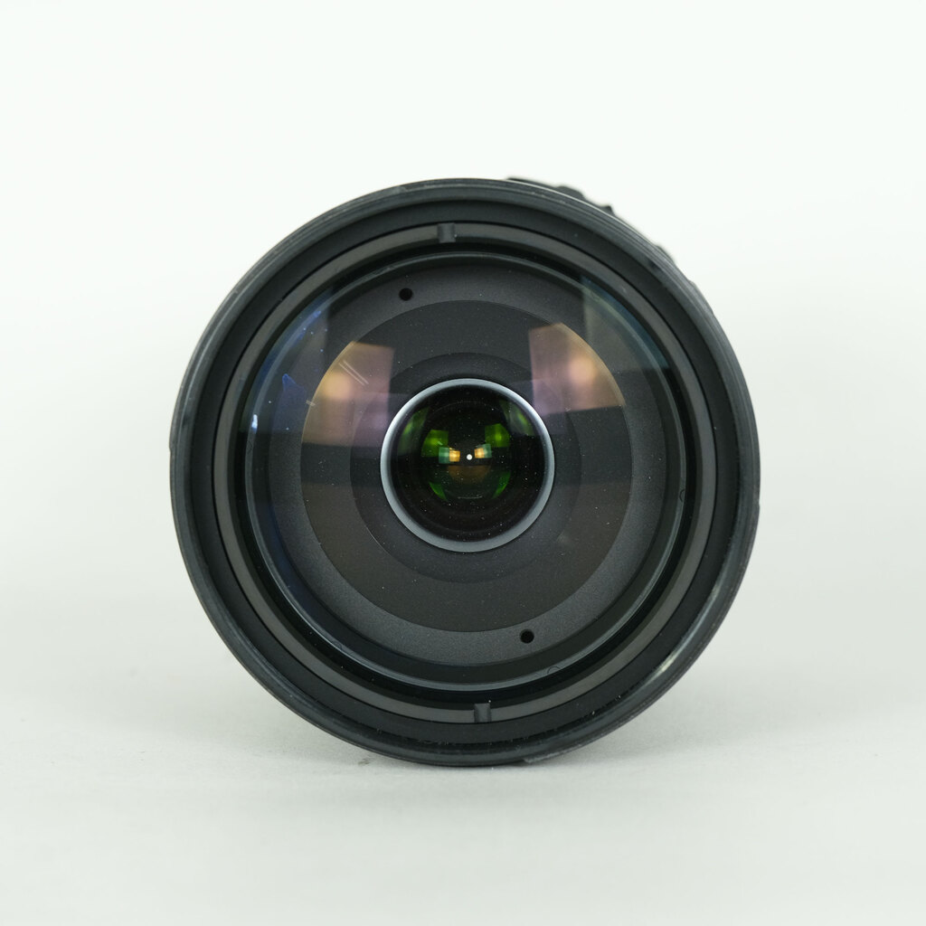 Nikon AF-S DX NIKKOR 18-200mm F3.5-5.6G ED VR II Nikon AF-S DX NIKKOR 18-200mm F3.5-5.6G ED VR II