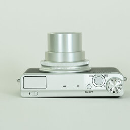 FUJIFILM XQ2 シルバー