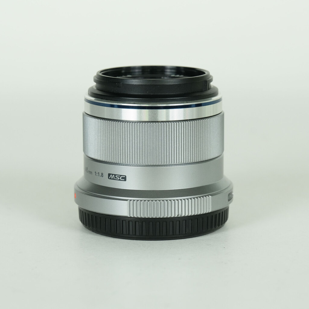 OLYMPUS M.ZUIKO DIGITAL 45mm F1.8の出品 | ONE SCENE（ワンシーン）