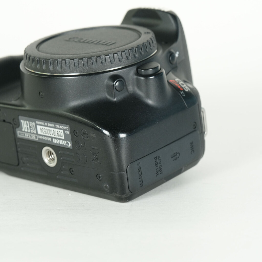 Canon EOS Kiss X7