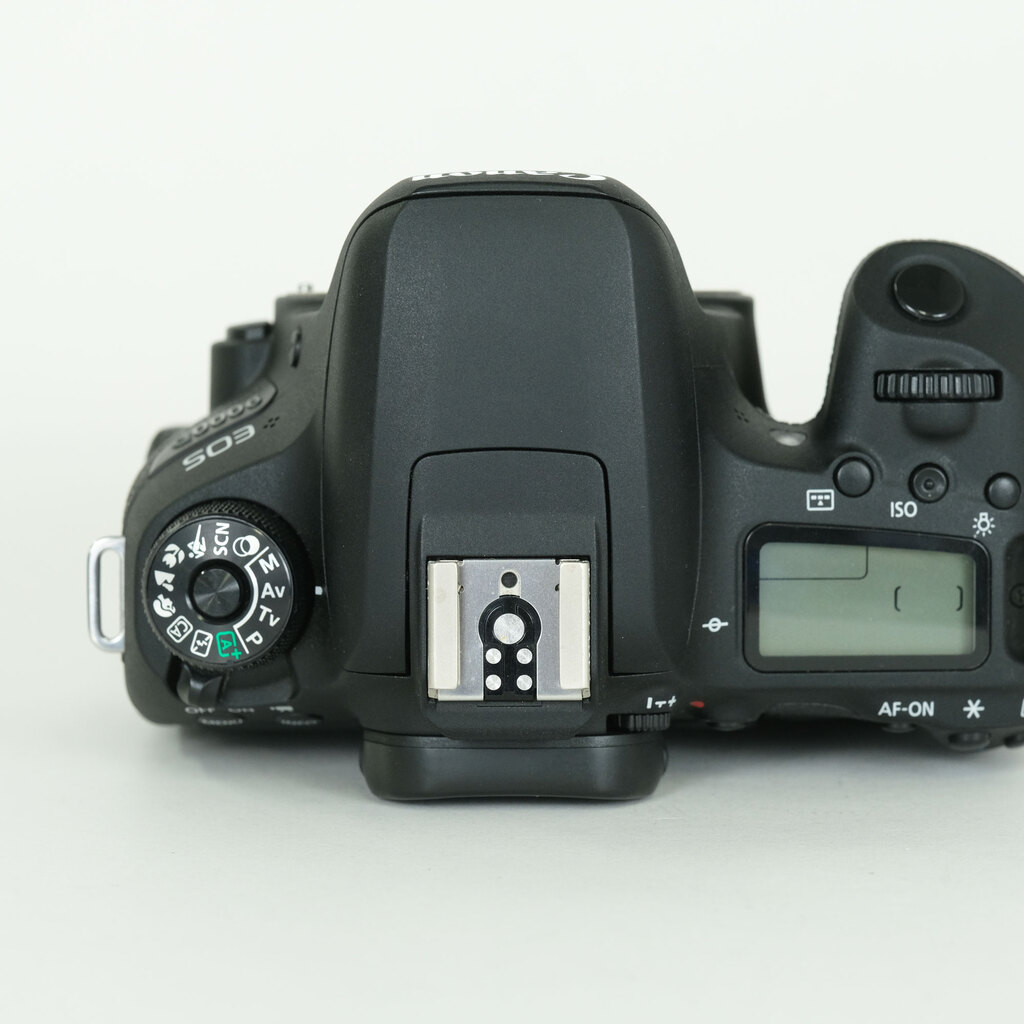 Canon EOS 9000D Canon EOS 9000D