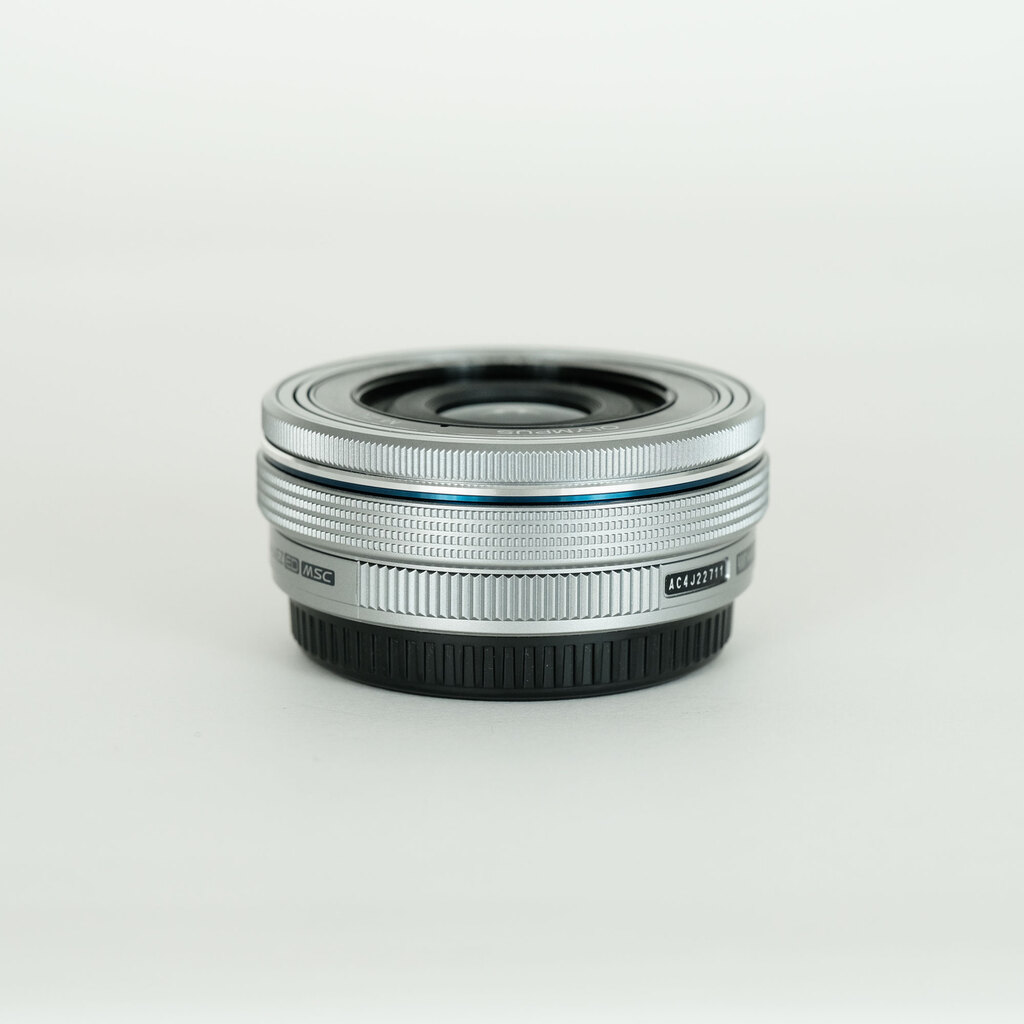 OLYMPUS M.ZUIKO DIGITAL ED 14-42mm F3.5-5.6 EZ シルバー