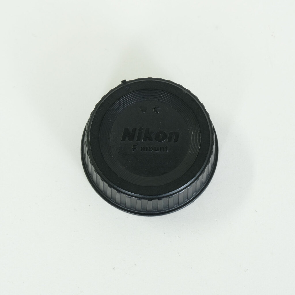 Nikon AF-S DX NIKKOR 35mm f/1.8G Nikon AF-S DX NIKKOR 35mm f/1.8G