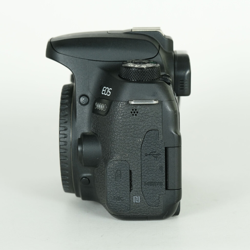 Canon EOS 9000D