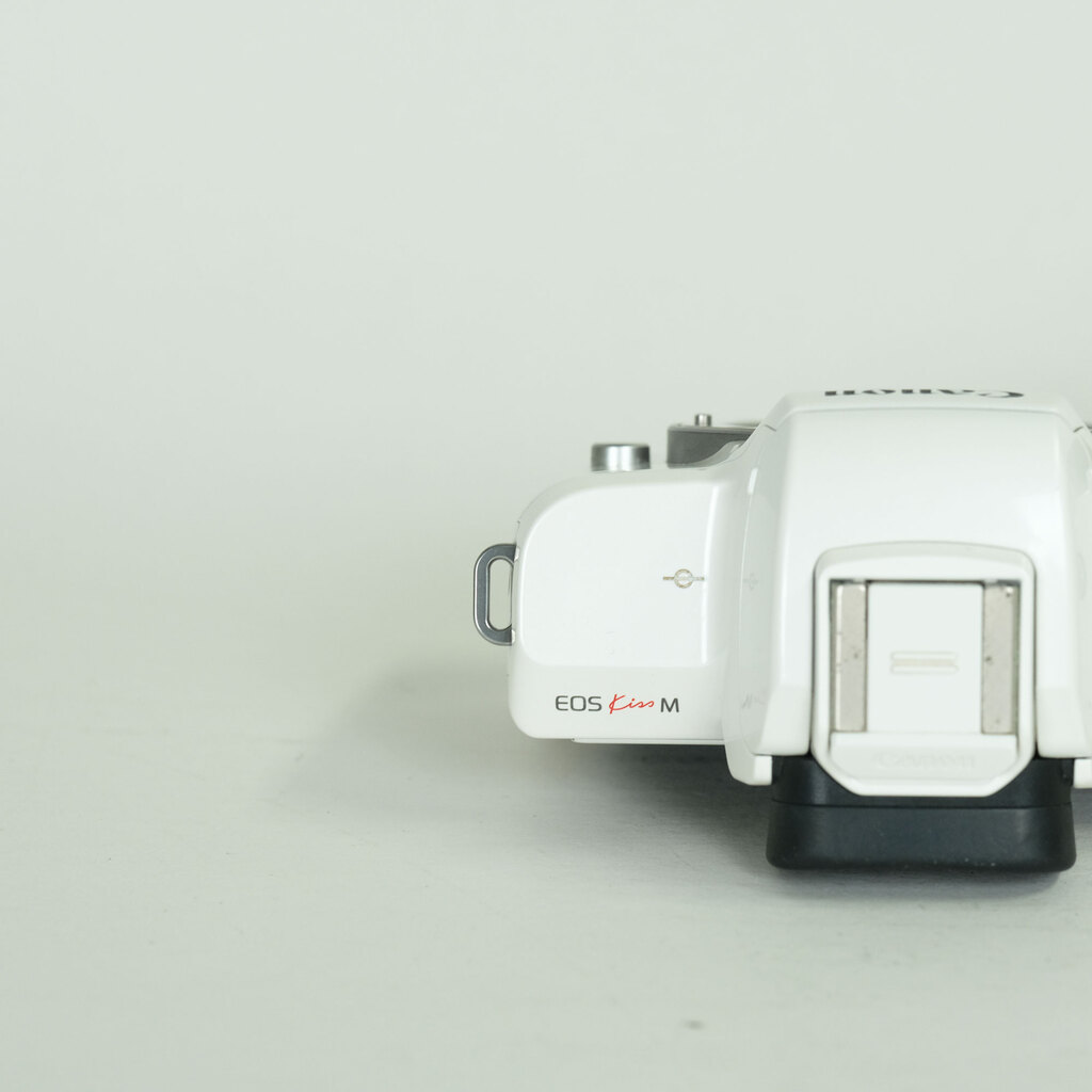 Canon EOS Kiss M