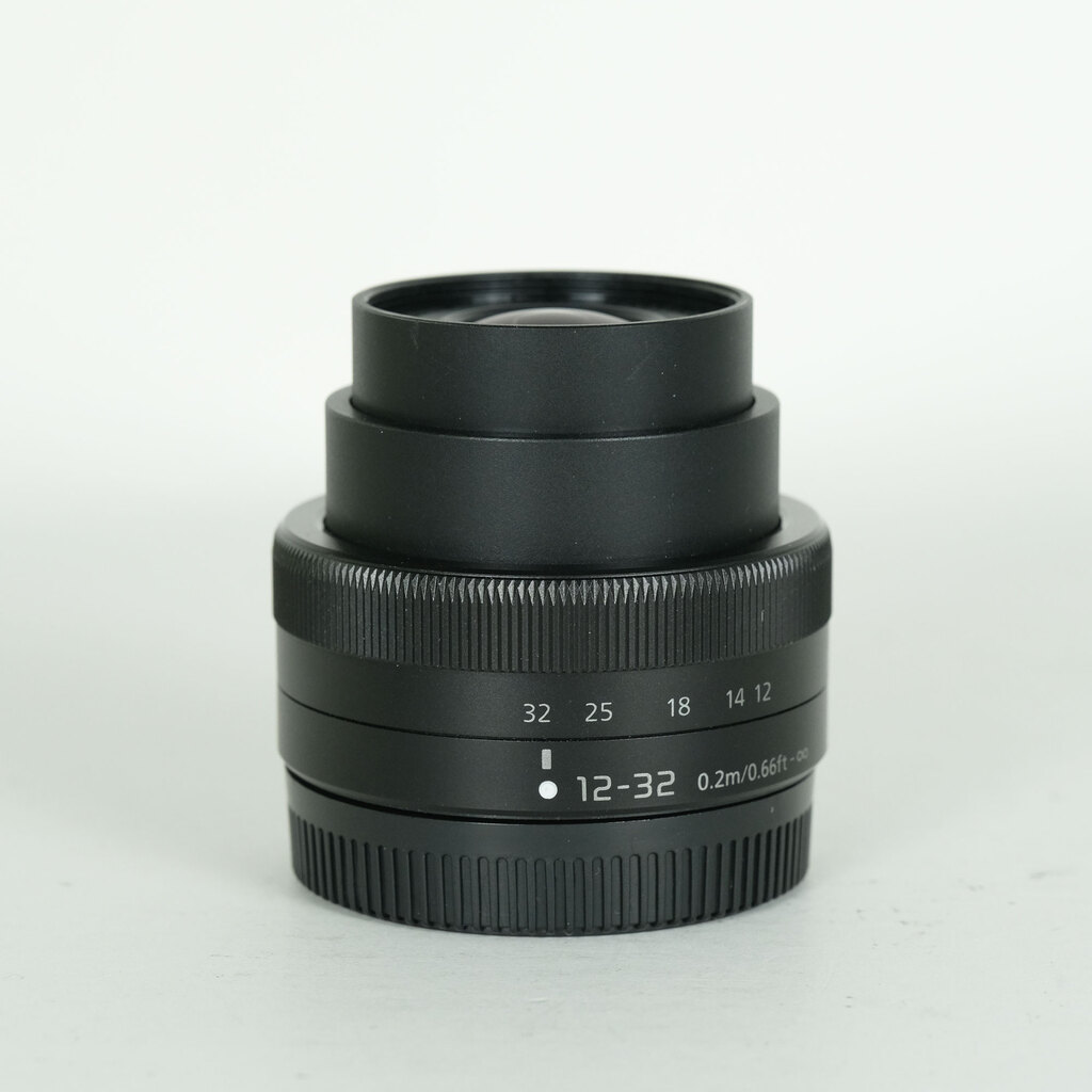 Panasonic LUMIX G VARIO 12-32mm / F3.5-5.6 ASPH. / MEGA O.I.S.の