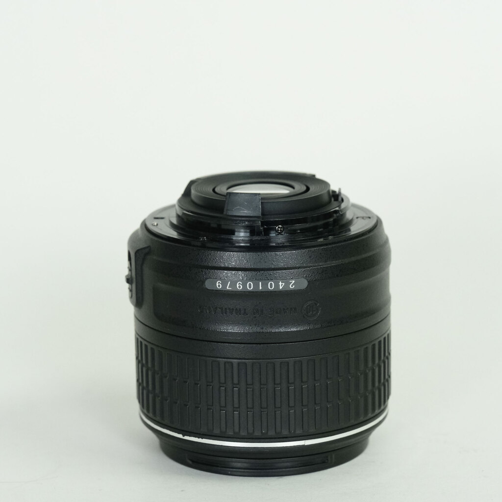 Nikon AF-S DX NIKKOR 18-55mm f3.5-5.6G VR II